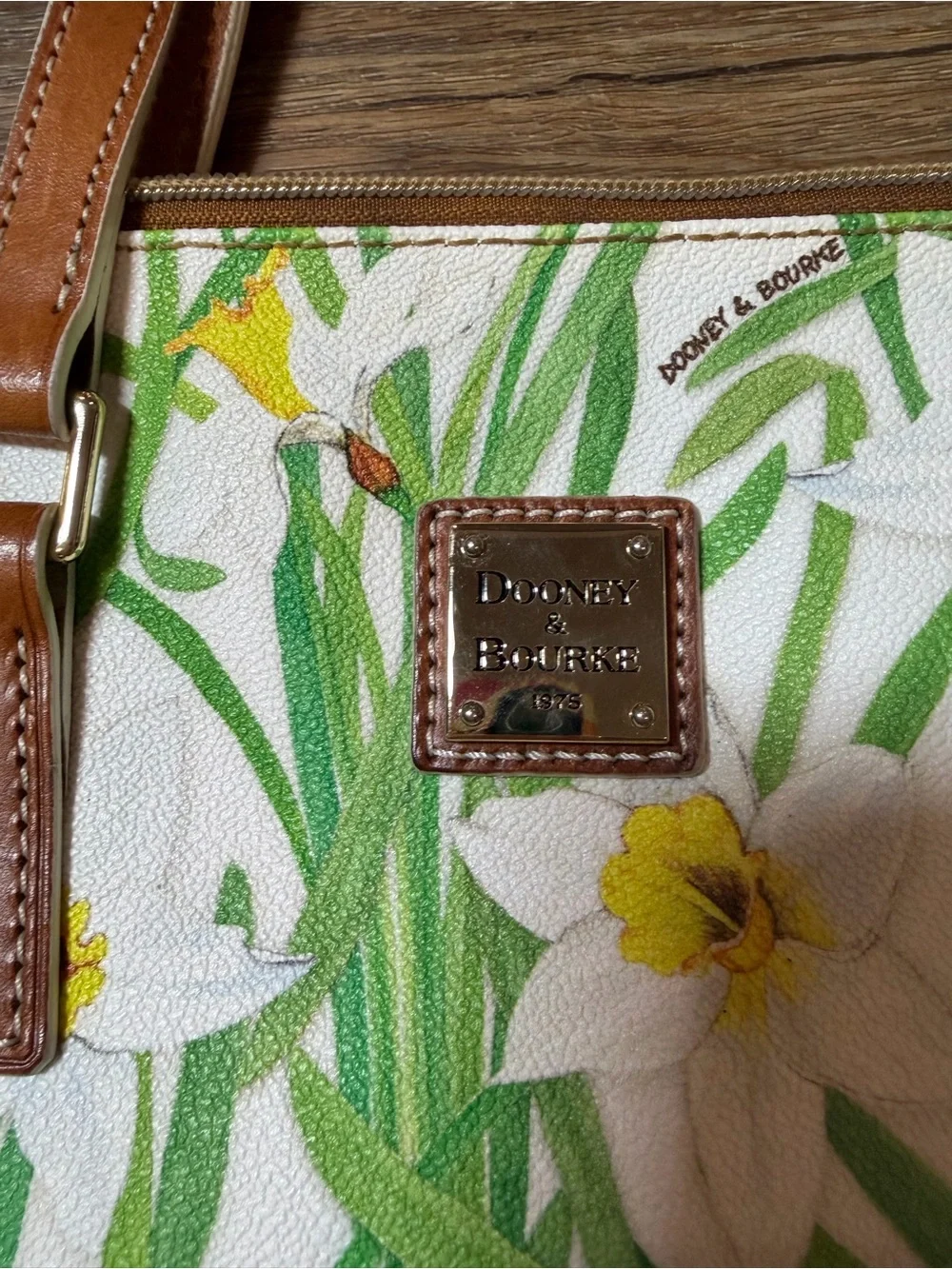 Dooney & Bourke Daffodil Botanical Garden Floral Large Zip Tote Bag